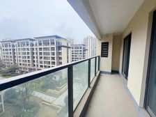 直接给你跪下了,还带个车位。