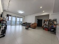 渝中一号桥精装四房 190平中层 单价7K+ 可做陪房