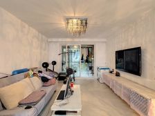 万科花园小城多层的中间楼层,南北房间住家装修,产权清晰随时看