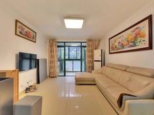 真正的带大花园 南面没有遮挡 小区中心位置