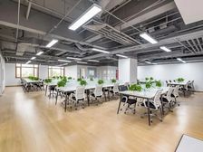 写字楼出租丨精装修丨带全套家具丨楼下地铁站丨视野开阔无遮挡