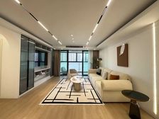 豪装大平层双卫,小区有车位,满五年税少,接受置换客户