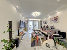 内环内地铁口公园旁,南北户型高区, 有产权车位