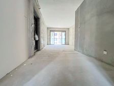 璧山轻轨站旁 一楼带前后花园80平 洋房三房双卫