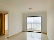 万科四季花城 有电梯 满五 中间楼层采光好 精装好房急售