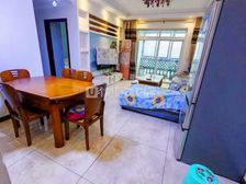 电梯房 精装 蓝谷小镇 3室 南北通透 诚心出售 价格可议