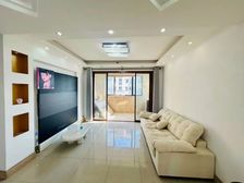 装修保养好 中间楼层采光好 周边商圈成熟 价格还有空间