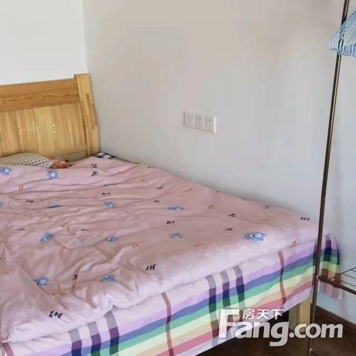 市府广场近加州世纪尊品14楼41平北向中装800月【包物业费