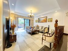 有电梯 南北通透 商业配套成熟 超低密度 交通便捷 房龄新