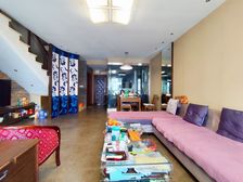 急!急售!区府跃层精装三房双卫!出门轻轨!公园!随时可看房