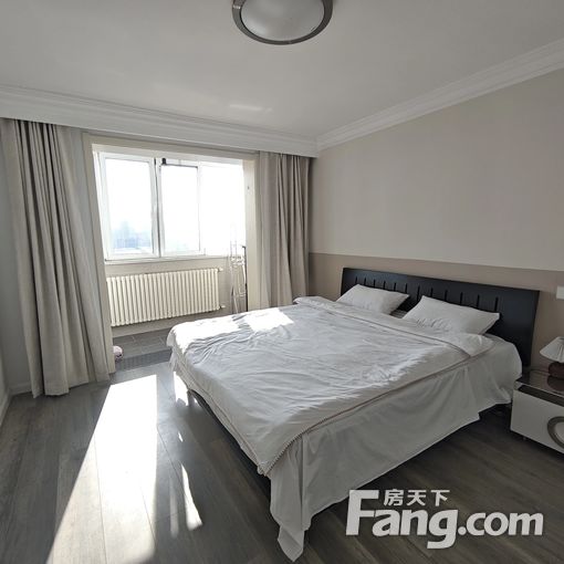 醉美月租半年租!万象城地铁口五四广场银城大厦精装海景2居室