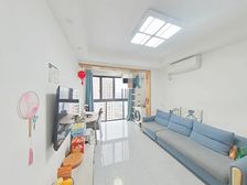 万泾花园 轻轨口 装修两房 保养佳 采光视野一级棒 随时看