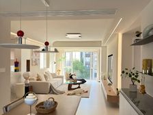 急售,地铁、公园旁,中间楼层花园洋房