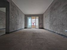 底价出售,保利观塘香榭 100万 4室2厅2卫 普通装修,买