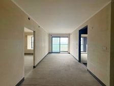 轻轨房65万买理想城三房 送家装 车位使用权 物业费