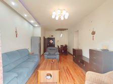 南岸五公里 回龙湾美食街 65万大两房 看得起我拿大刀砍价