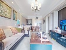 金湖湾 三房双卫 装修保持新 置换急卖