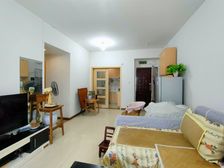 轻轨房,非常 的一套的,业主诚心出售,换房价格好谈的