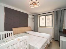 满五 ,婚房精装修,南北通透,通风采光好,近地铁