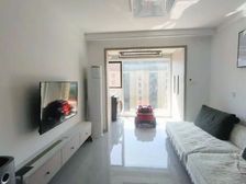 全屋定制,带车位。城南次新房三室 偏上楼层,采光无遮挡。