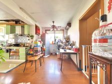 一梯两户,边套全明两房,业主诚意出售,好看房