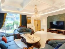 带200平水系花园 豪装联排端户 看小区中庭 带电梯