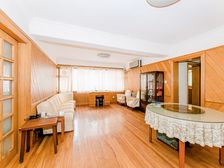 边套全明带 三房 小区中心位置 楼层好 采光好 近地铁