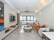 诚意出售,经典南北通透大两房,适合一家人居住,生活出行便利!