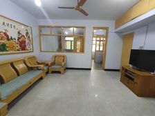 市中心 哈院百货大楼 师范家属院1楼带小院通透干净三室天然气