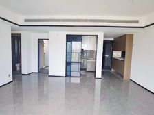 中建精装修洋房,业主急售,南北朝向,随时可以看房!