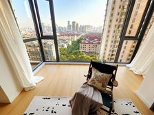 前看古北虹桥,后看苏州河,推窗见绿的板式南北通带产权车位