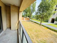 低丶首丶付~一楼带 120 平大大大花园!门口就是轻轨站!