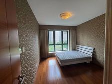 仁恒河滨三期 带车位 老业主诚意卖 保养好 拎包入住