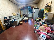 红球坝社区 三室一厅 80万元出售 随时看房