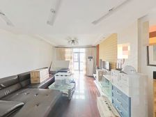 精装修顶复 六房三卫 有露台 采光好 看房方便 诚意出售