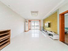 幸福小镇 3室2厅1卫 普通装修 466万元