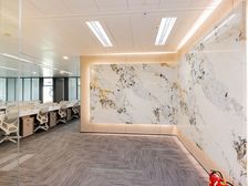 东大桥站 地标建筑 侨福芳草地 精装修家具 随时看房