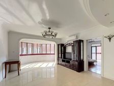 得房率高,一梯两户,洋房社区,中区采光无遮挡。