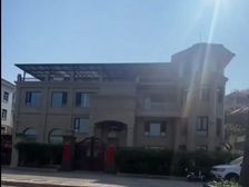 占地2亩,使用面积2000平 临湖大独栋 花园面积1000平