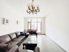 保利珑誉西邻 一楼带院子300平 精装修 采光好 户型方正