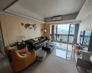 汕头 城 商品住宅 精装修 房龄新 出行方便 满五