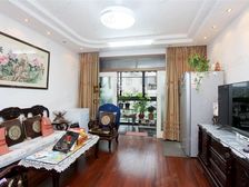 一梯两户,主卧朝南,大开间,品质小区,居家装修,诚意出售