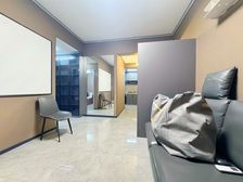 带100平私家露台看江 不是顶楼 花园阳台出去不会有人扔