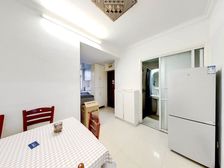 单价低 ,装修全送,业主急售,价格可谈,议价空间大!