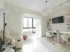 房东委托,地铁口覆盖上 4室2厅朝南户型 周边配套商业街