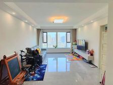 此房精装修,南向洋房区视野无遮挡,全天采光