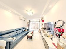 斜土路上双南2房带约30平花园 新装 小区有垫高老人福音