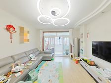 精装修,南北通透大两房,楼层好。房东诚意出售