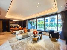 中叠带三露台 两个套房 轻轨与商业旁 与数八加持