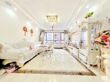 群力小高层 少有的户型 带衣帽间 明卫三室小区中间